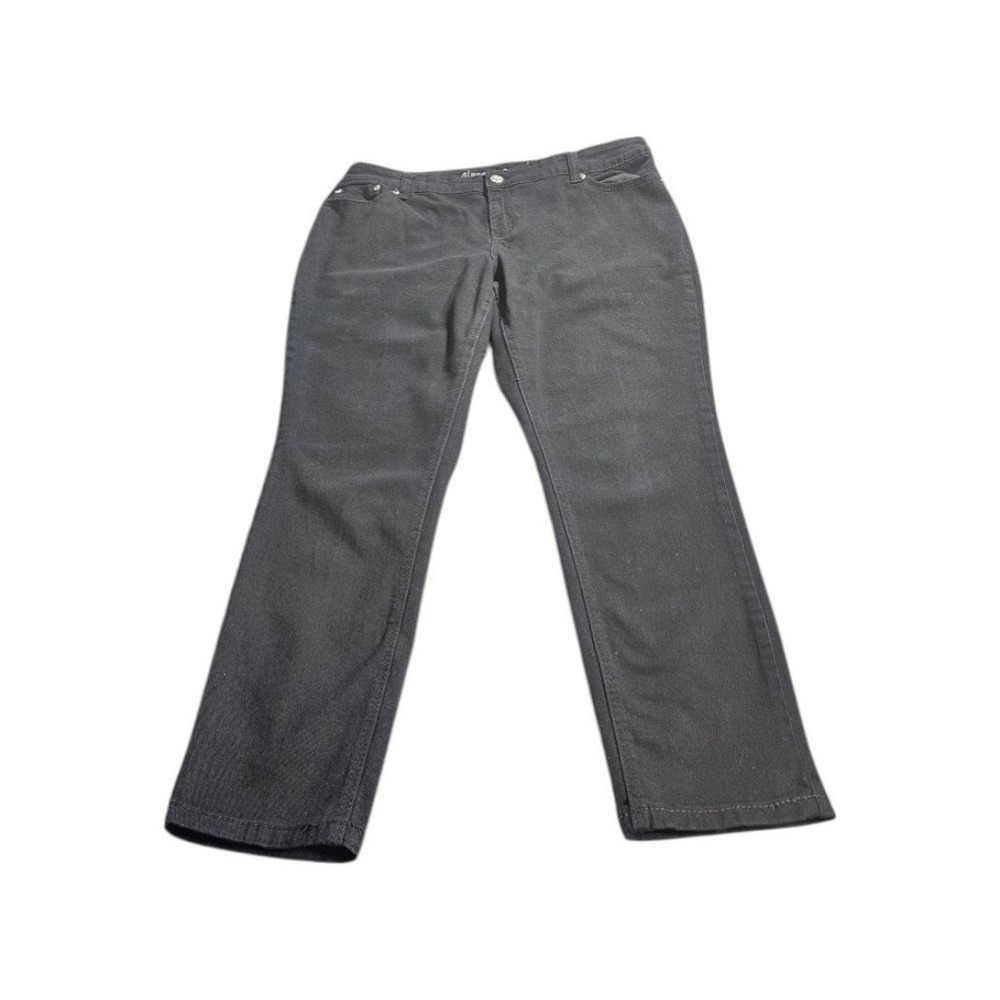 Almost Famous Womens Size 22 Black Straight Leg Jeans Embroidered Back Pockets